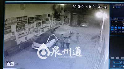 男子带12岁女孩开房，宾馆是否会受到处罚？法律与道德的双重拷问